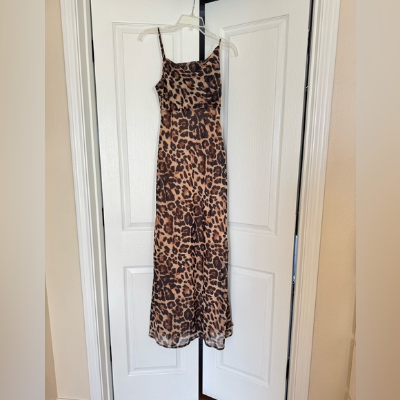 ASOS Leopard Print Maxi Dress‎ - Picture 2 of 8